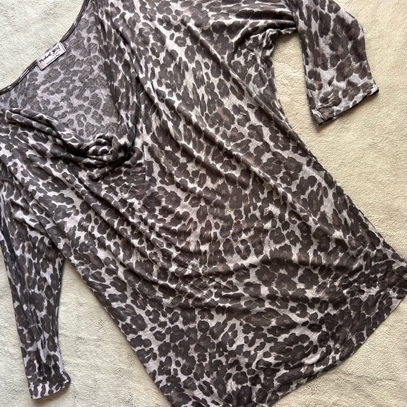 Michael Stars Drape Neck Cowl Top Snow Leopard Animal Print Micro Modal - Picture 1 of 12